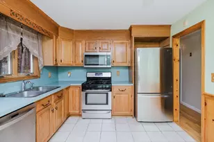 25 Acorn St, Middleborough, MA 02346 - Photo 17