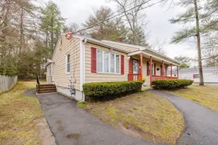 25 Acorn St, Middleborough, MA 02346 - Photo 3