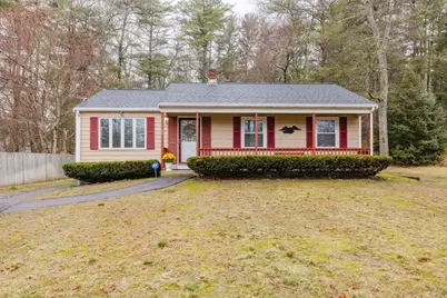 25 Acorn St, Middleborough, MA 02346 - Photo 5