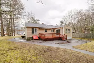 25 Acorn St, Middleborough, MA 02346 - Photo 7