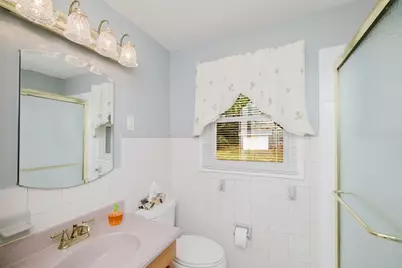 25 Acorn St, Middleborough, MA 02346 - Photo 29