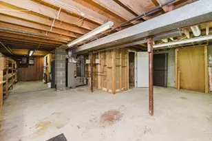 25 Acorn St, Middleborough, MA 02346 - Photo 33