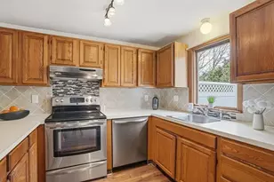 14 Milford Rd, Grafton, MA 01560 - Photo 5