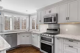 14 Maple St, Sturbridge, MA 01566 - Photo 13