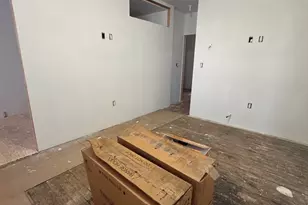 632 S E, Holyoke, MA 01040 - Photo 13