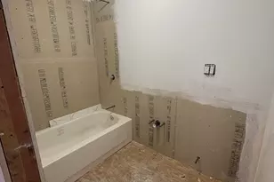 632 S E, Holyoke, MA 01040 - Photo 11