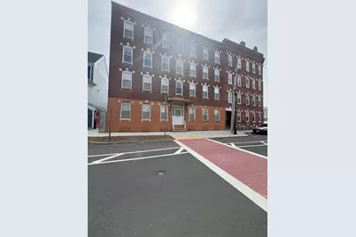 632 S East, Holyoke, MA 01040 - Photo 1
