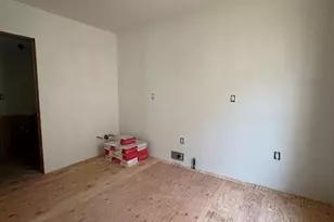 632 S E, Holyoke, MA 01040 - Photo 7