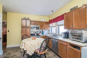 26-28 Cherryvale Ave, Springfield, MA 01108 - Photo 15