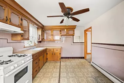 38 Second St, Somerset, MA 02726 - Photo 9