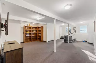 142 Abbott St, North Andover, MA 01845 - Photo 19