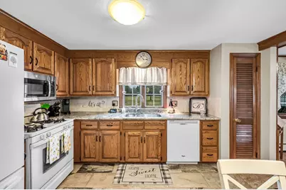 16 Brentwood Dr, Wilbraham, MA 01095 - Photo 5