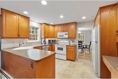 31 Old Stagecoach Rd, Bedford, MA 01730 - Photo 17