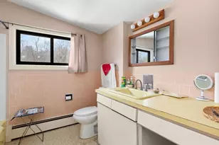 246 E Main St, Georgetown, MA 02766 - Photo 17