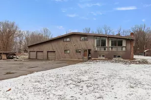 246 E Main St, Georgetown, MA 02766 - Photo 3