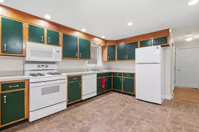 18 Moosewood St, Billerica, MA 01821 - Photo 9