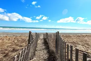 34 F St, Hull, MA 02045 - Photo 9