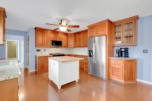 135 Nutmeg Cir, Chicopee, MA 01020 - Photo 5