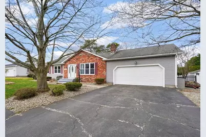 135 Nutmeg Cir, Chicopee, MA 01020 - Photo 3