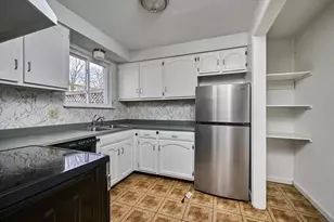 252 West St, Amherst, MA 01002 - Photo 7