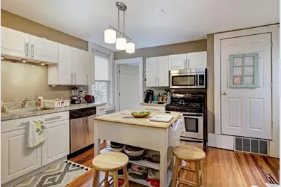 181 W 5th Street #2, Boston, MA 02127 - Photo 5