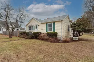 24 Laurel Ave, Wilmington, MA 01887 - Photo 3