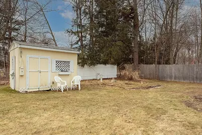 24 Laurel Ave, Wilmington, MA 01887 - Photo 11