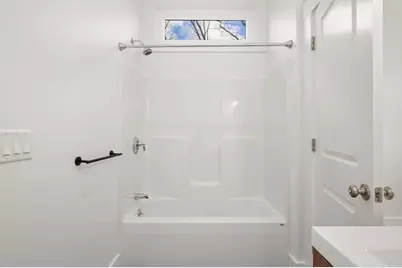 22 Woodbury St, Gloucester, MA 01930 - Photo 33