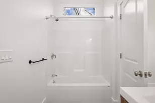 22 Woodbury St, Gloucester, MA 01930 - Photo 33