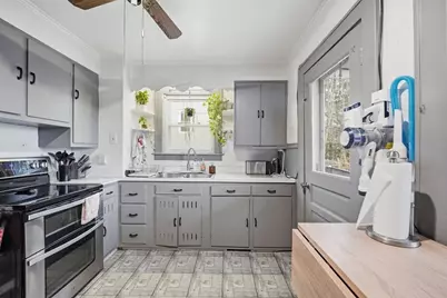 18 E Cleveland St, Greenfield, MA 01301 - Photo 7