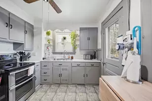 18 E Cleveland St, Greenfield, MA 01301 - Photo 7