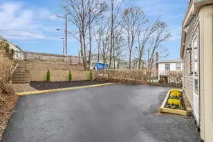 187 Colburn St, Dedham, MA 02026 - Photo 27