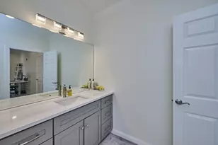 35 Commonwealth Ave, Newton, MA 02467 - Photo 15