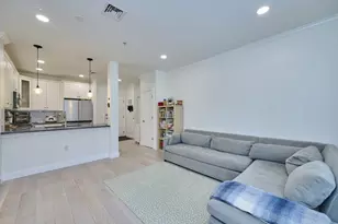 35 Commonwealth Ave, Newton, MA 02467 - Photo 9