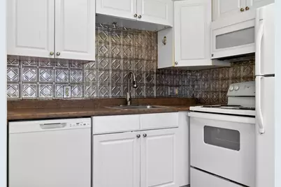 8 Kittredge St #10, Boston, MA 02131 - Photo 3