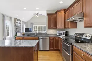 14 Magill Dr, Grafton, MA 01519 - Photo 7