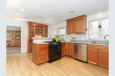 6 Barry Drive, Framingham, MA 01702 - Photo 9