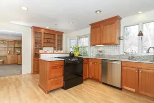 6 Barry Dr, Framingham, MA 01702 - Photo 9