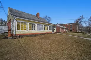 77 Locust St, Holyoke, MA 01040 - Photo 3