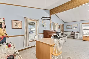 27 Castle Rd, Attleboro, MA 02703 - Photo 7