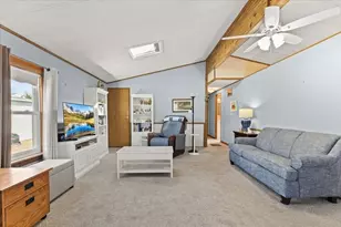 27 Castle Rd, Attleboro, MA 02703 - Photo 5