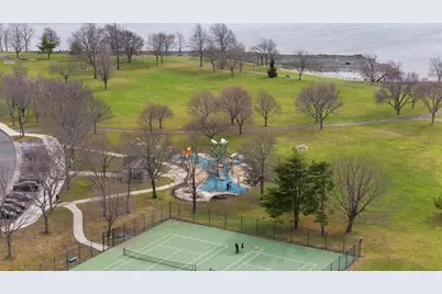 33 Breakwater Dr #33, Chelsea, MA 02150 - Photo 21