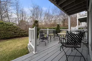 33 Breakwater Dr, Chelsea, MA 02150 - Photo 19