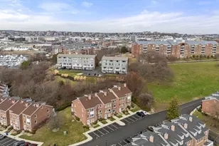 33 Breakwater Dr, Chelsea, MA 02150 - Photo 23