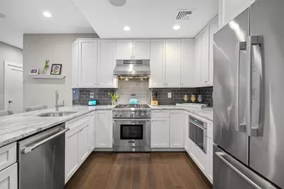 309 E St #22, Boston, MA 02127 - Photo 3