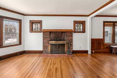 27-28 Seagrave Rd, Cambridge, MA 02140 - Photo 3