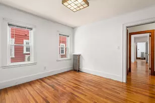 27-28 Seagrave Rd, Cambridge, MA 02140 - Photo 11