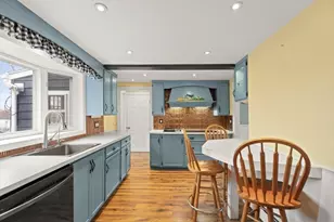 44 Hillview Ave, Holbrook,  02343 - Photo 9