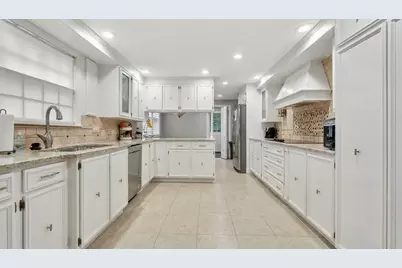 515 Upham St, Melrose, MA 02176 - Photo 7