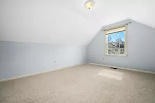 401 Forest Park Dr, Auburn, MA 01501 - Photo 21